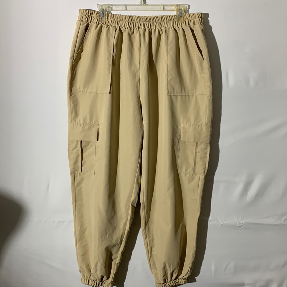 Women’s Khaki cargo joggers pants size 2XL excellent condition